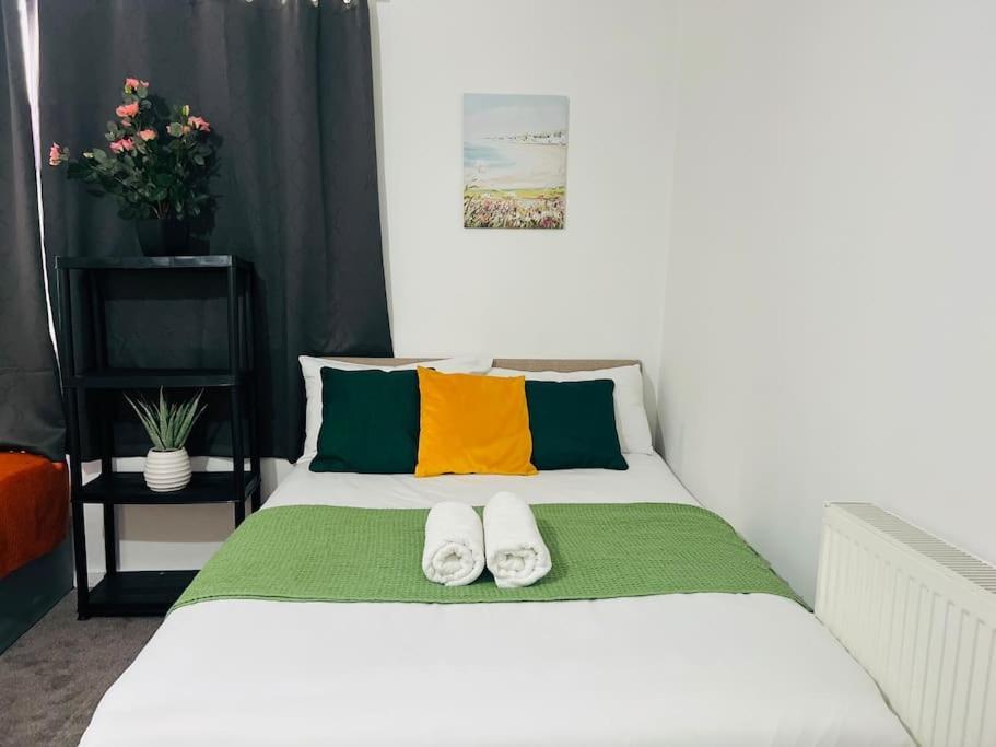 Fantastic Flat In Great Location *